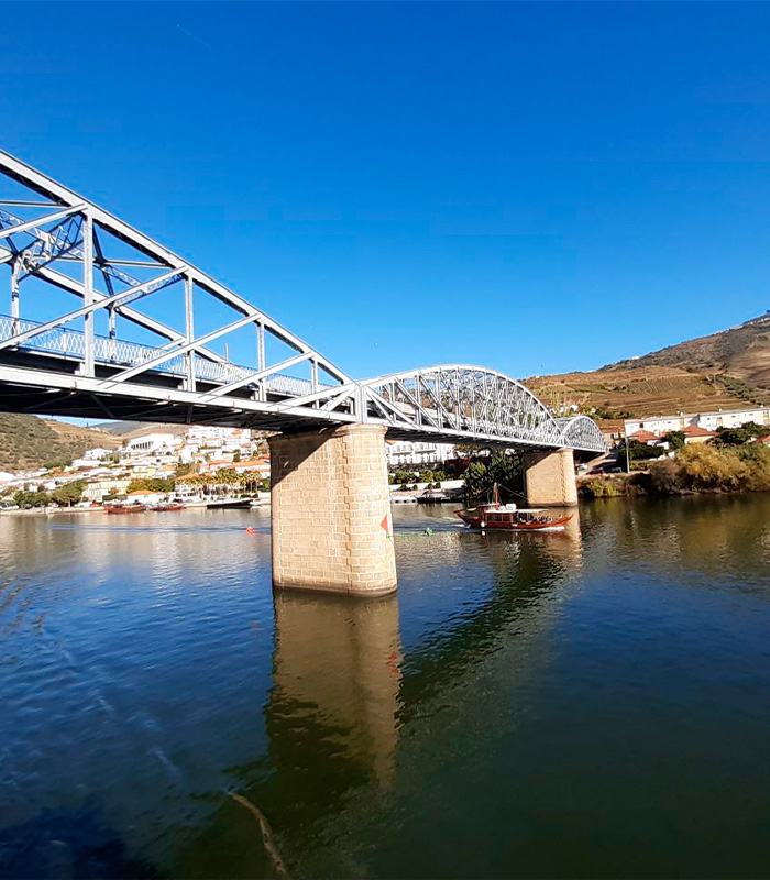 Imagem da campanha Vinhas do Douro – Cruzeiro Porto ⇄ Pinhão ao fim de semana